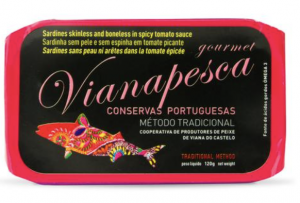 Vianapesca Skinless and Boneless Sardines in Spicy Tomato Sauce